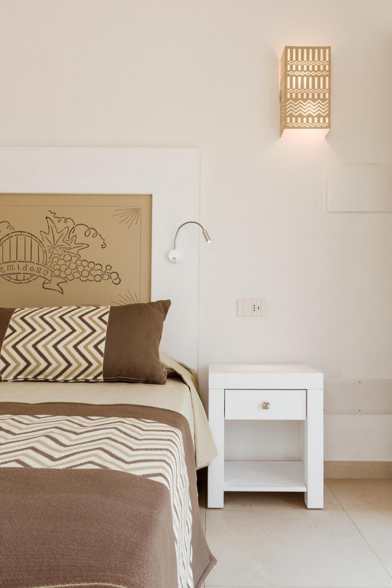 La Vinia Bed&Wine Experience - Adults Only Vila Sássari Quarto foto